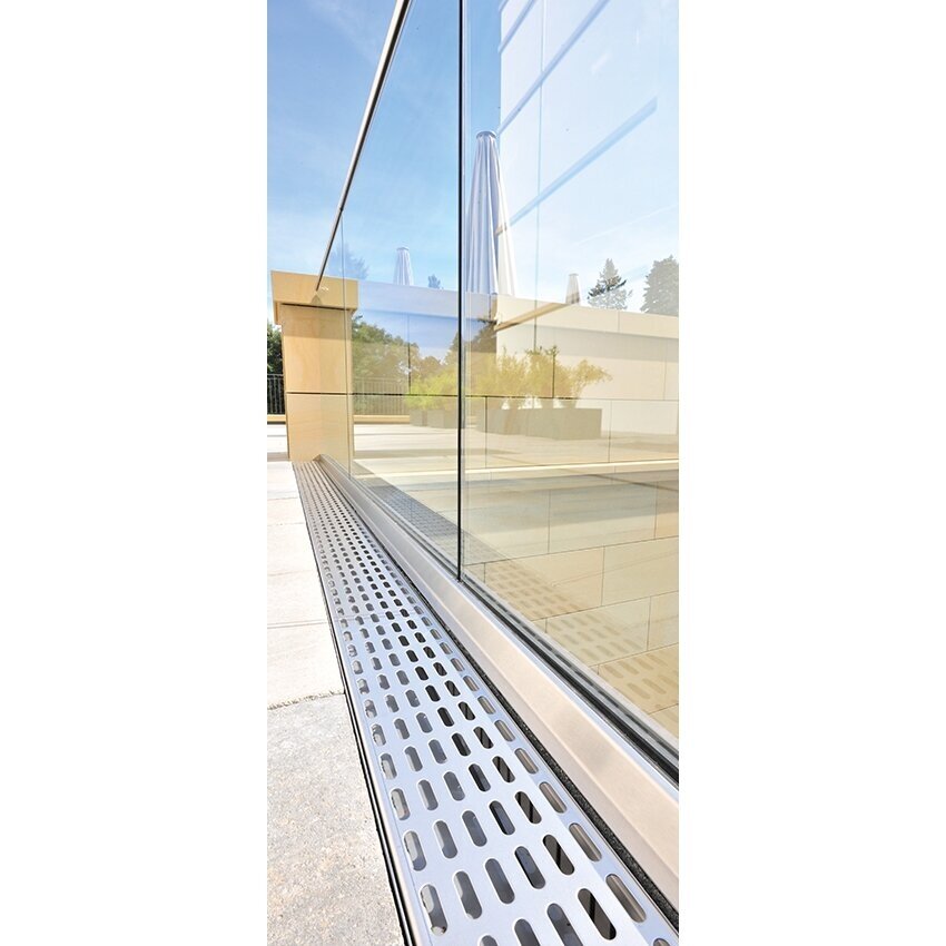 Richard Brink® režģis drenāžas kanāliem, noapaļoti stūri, plaša perforācija 30x10 mm 1 Richard Brink® režģis drenāžas kanāliem, noapaļoti stūri, plaša perforācija 30x10 mm 1
