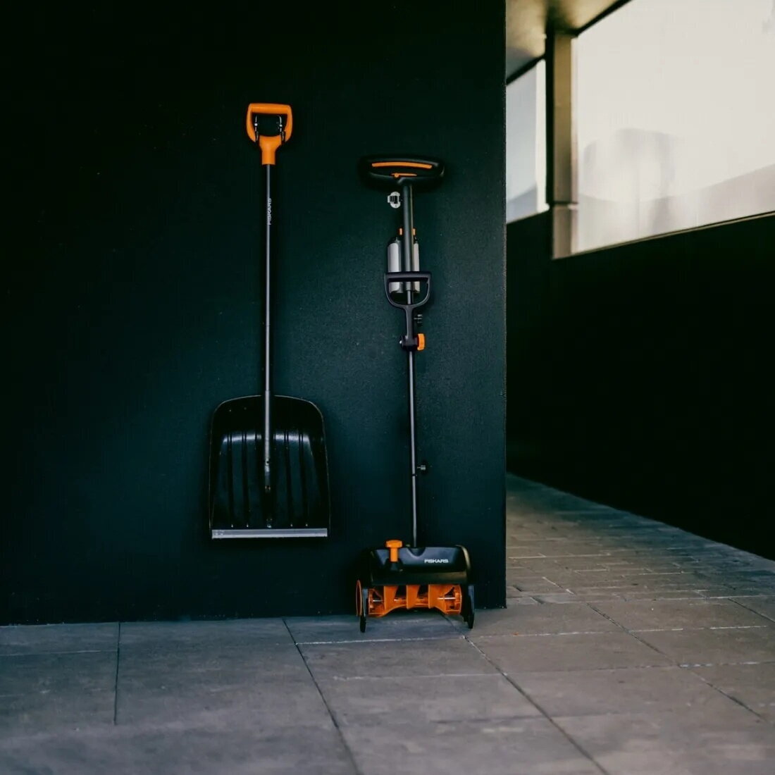 Akumuliatorinis sniego kastuvas Fiskars eSnowShovel + Fiskars PowerTools 2 baterijų rinkinys 13