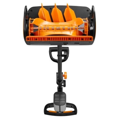 Akumuliatorinis sniego kastuvas Fiskars eSnowShovel 2 Akumuliatorinis sniego kastuvas Fiskars eSnowShovel 2