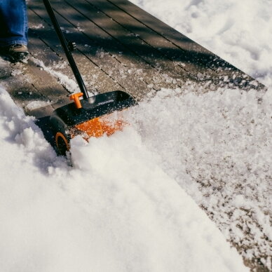 Akumuliatorinis sniego kastuvas Fiskars eSnowShovel + Fiskars PowerTools 2 baterijų rinkinys 6